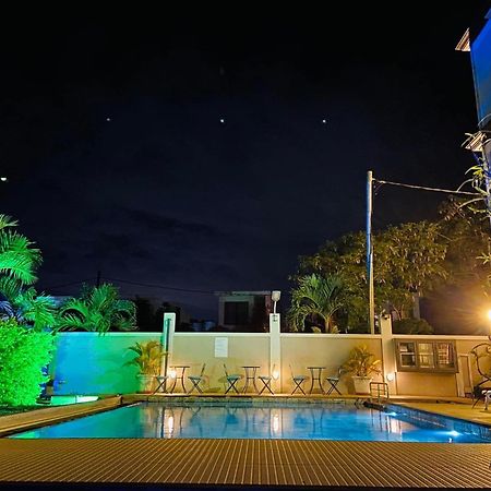 Morison Bay Hotel Grand Bay Buitenkant foto